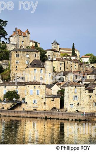 LE LOT ET LE VILLAGE MEDIEVAL  DE PUY L' EVEQUE,  VALLEE DU LOT, QUERCY, LOT. (46F02819.jpg)