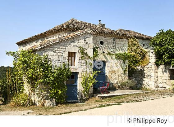 VILLAGE MEDIEVAL DE FLAUGNAC, QUERCY BLANC, LOT. (46F03034.jpg)