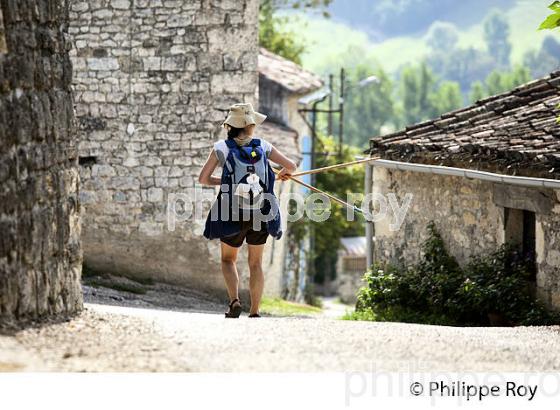 PELERIN, CHEMIN DE SAINT JACQUES, COMMUNE DE MONTCUQ,  QUERCY BLANC, LOT. (46F03110.jpg)