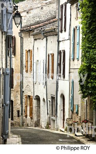 LE  VILLAGE MEDIEVAL DE MONTCUQ, QUERCY BLANC, LOT. (46F03219.jpg)