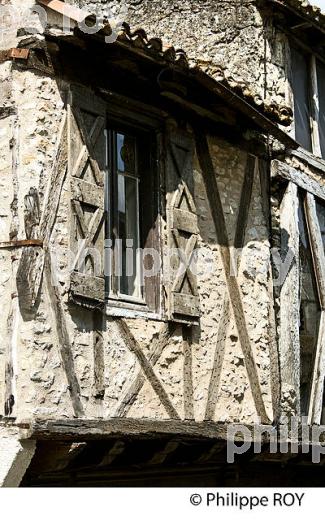 LE  VILLAGE MEDIEVAL DE MONTCUQ, QUERCY BLANC, LOT. (46F03221.jpg)