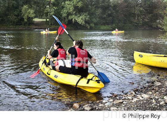 CANOE SUR LA DORDOGNE LOTOISE,  QUERCY, LOT. (46F03237.jpg)