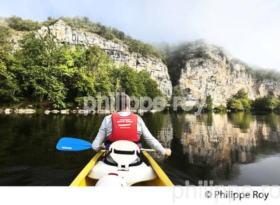 CANOE SUR LA DORDOGNE LOTOISE,  QUERCY, LOT. (46F03302.jpg)