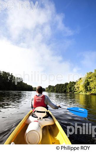 CANOE SUR LA DORDOGNE LOTOISE,  QUERCY, LOT. (46F03305.jpg)