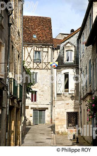 LA VIEILLE  VILLE DE  SOUILLAC , QUERCY, LOT. (46F03539.jpg)