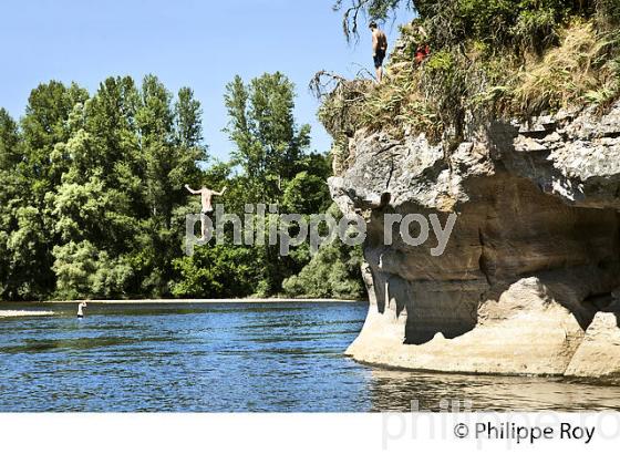 PLAGE, VILLAGE DE FLOIRAC,  VALLEE DE LA DORDOGNE LOTOISE, QUERCY, LOT. (46F04117.jpg)