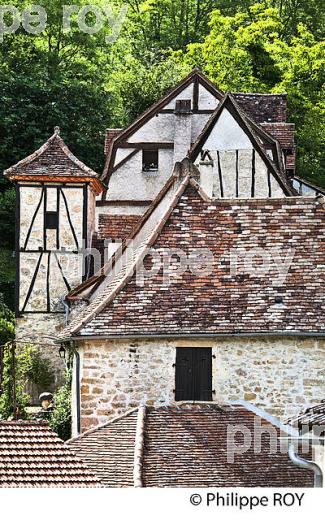VILLAGE DE GINTRAC, VALLEE DE LA DORDOGNE LOTOISE, QUERCY, LOT. (46F04440.jpg)