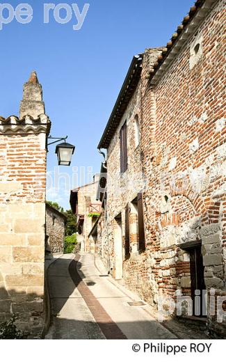 LE  VILLAGE FORTIFIE DE PENNE D' AGENAIS,  LOT-ET-GARONNE. (47F00522.jpg)