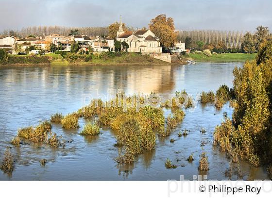 LE  VILLAGE DE COUTHURES  SUR GARONNE, LOT ET GARONNE. (47F00607.jpg)