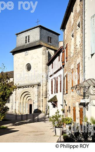 EGLISE ROMANE FORTIFIEE   DU VILLAGE FORTIFIE  LE MAS D' AGENAIS, LOT ET GARONNE. (47F00701.jpg)