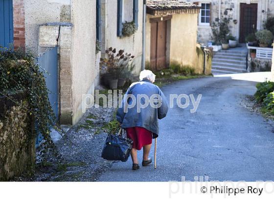 VILLAGE FORTIFIE DE POUDENAS ,PAYS D' ALBRET,  LOT ET GARONNE. (47F00938.jpg)