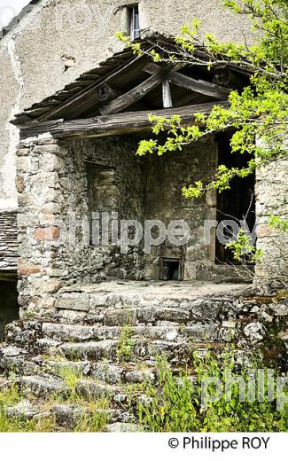 MAISON CEVENOLE, VILLAGE DE CABRILLAC,  MASSIF DE L'  AIGOUAL ,  CEVENNES , LOZERE. (48F00125.jpg)