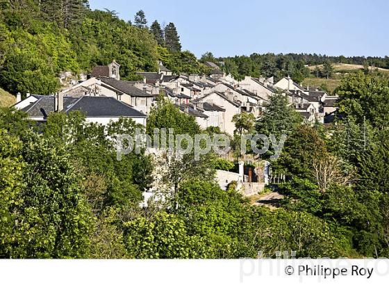 VILLAGE DE BARRE DES CEVENNES,  CORNICHE DES CEVENNES ,  VALLEE FRANCAISE, COMMUNE   BARRE DES CEVENNES, LOZERE. (48F00322.jpg)