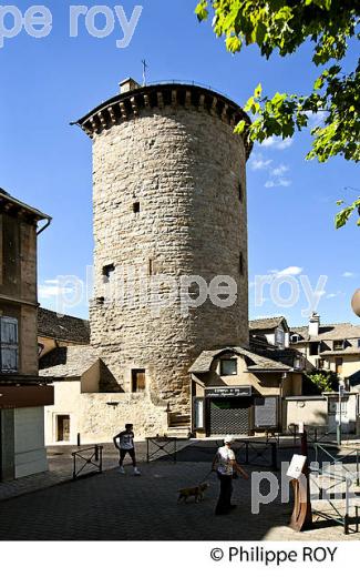 LA TOUR DES PENITENTS , VIEILLE VILLE DE   MENDE, GEVAUDAN, LOZERE. (48F01306.jpg)