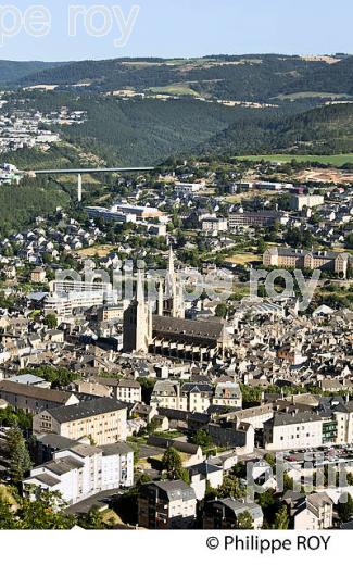 LE  MONT MIMAT, PANORAMA  SUR LA VILLE DE  MENDE, GEVAUDAN, LOZERE. (48F01534.jpg)