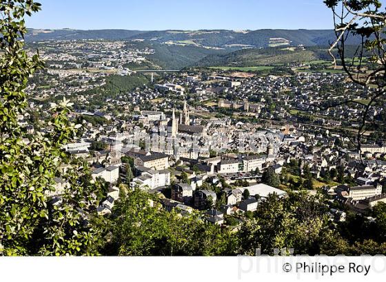 LE  MONT MIMAT, PANORAMA  SUR LA VILLE DE  MENDE, GEVAUDAN, LOZERE. (48F01536.jpg)