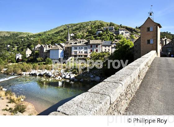 LE VILLAGE DE  PONT DE MONTVERT, ET LE  TARN, MONT LOZERE, CEVENNES, LOZERE. (48F02324.jpg)