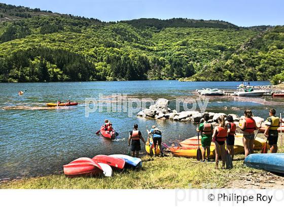 LAC DE VILLEFORT SUR  L' ALTIER, COMMUNE DE POURCHARESSES, VALLEE DE L' ALTIER, MONT LOZERE, CEVENNES, LOZERE. (48F02424.jpg)