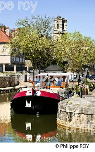 CLAMECY, CANAL DU NIVERNAIS, PAYS DES VAUX DE L 'YONNE,  NIEVRE, BOURGOGNE. (58F00124.jpg)