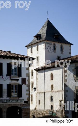 VILLAGE DE SARE, PYRENEES ATLANTIQUES, AQUITAINE (64F03013.jpg)