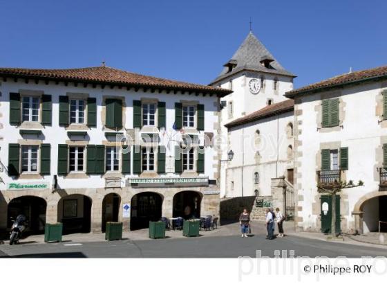 VILLAGE DE SARE, PYRENEES ATLANTIQUES, AQUITAINE (64F03014.jpg)