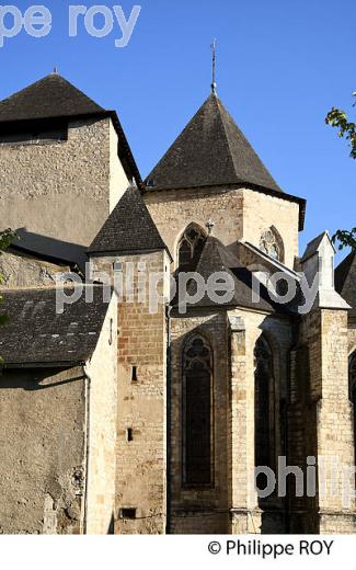 EGLISE SAINTE MARIE, CHEMINS  DE COMPOSTELLE, OLORON SAINTE MARIE, HAUT BEARN, PYRENEES ATLANTIQUES. (64F03140.jpg)