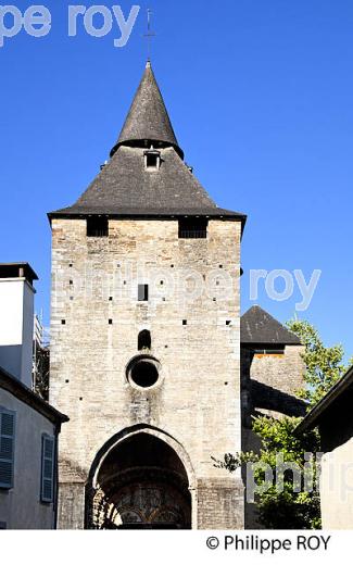 EGLISE SAINTE MARIE, CHEMINS  DE COMPOSTELLE, OLORON SAINTE MARIE, HAUT BEARN, PYRENEES ATLANTIQUES. (64F03201.jpg)