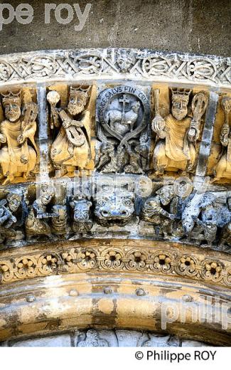 EGLISE SAINTE MARIE, CHEMINS  DE COMPOSTELLE, OLORON SAINTE MARIE, HAUT BEARN, PYRENEES ATLANTIQUES. (64F03213.jpg)