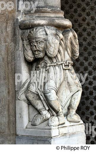 EGLISE SAINTE MARIE, CHEMINS  DE COMPOSTELLE, OLORON SAINTE MARIE, HAUT BEARN, PYRENEES ATLANTIQUES. (64F03227.jpg)