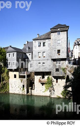 OLORON SAINTE MARIE, HAUT BEARN, PYRENEES ATLANTIQUES. (64F03235.jpg)