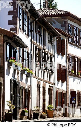 SAINT JEAN PIED DE PORT, CHEMIN DE SAINT JACQUES, PAYS BASQUE, PYRENEES ATLANTIQUES. (64F03422.jpg)