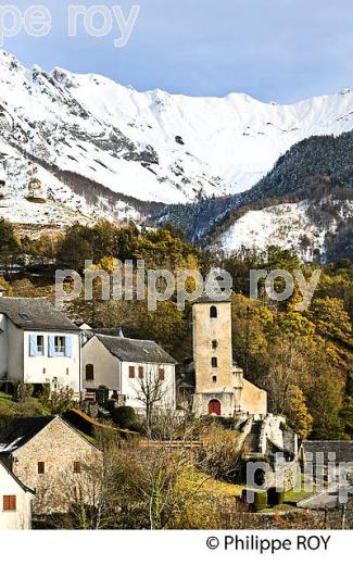 LE VILLAGE PERCHE  DE AYDIUS , VALLEE D' ASPE, BEARN, PYRENEES ATLANTIQUES. (64F04116.jpg)