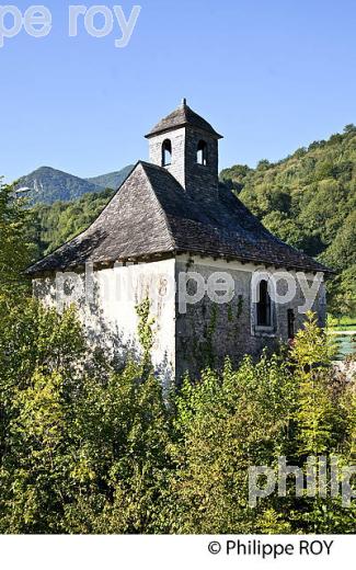 LE VILLAGE JACQUAIRE DE  SARRANCE,   VALLEE D' ASPE, BEARN, PYRENEES ATLANTIQUES. (64F04336.jpg)