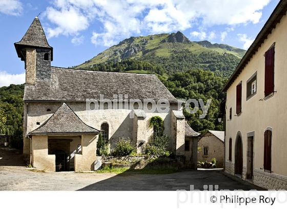 CHAPELLE ROMANE D'OCRUN, VILLAGE JACQUAIRE DE  BEDOUS, VALLEE D' ASPE, BEARN, PYRENEES ATLANTIQUES. (64F04408.jpg)
