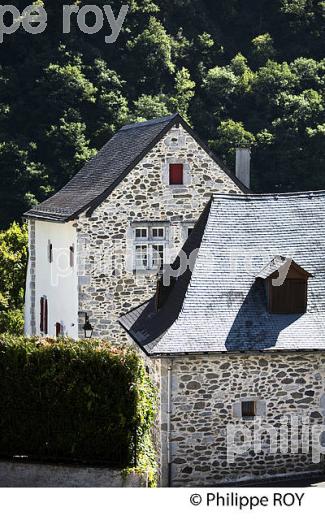 LE VILLAGE JACQUAIRE DE  BORCE,  VALLEE D' ASPE, BEARN, PYRENEES ATLANTIQUES. (64F04503.jpg)