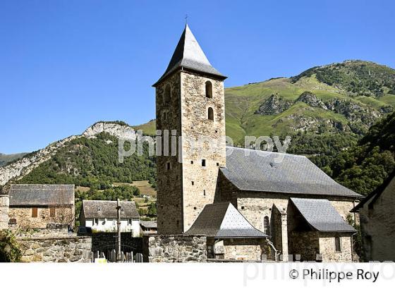 LE VILLAGE JACQUAIRE DE  BORCE,  VALLEE D' ASPE, BEARN, PYRENEES ATLANTIQUES. (64F04514.jpg)