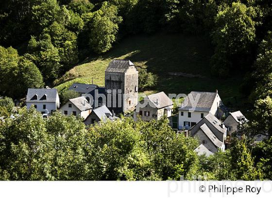 LE VILLAGE JACQUAIRE DE  ETSAUT,  VALLEE D' ASPE, BEARN, PYRENEES ATLANTIQUES. (64F04517.jpg)