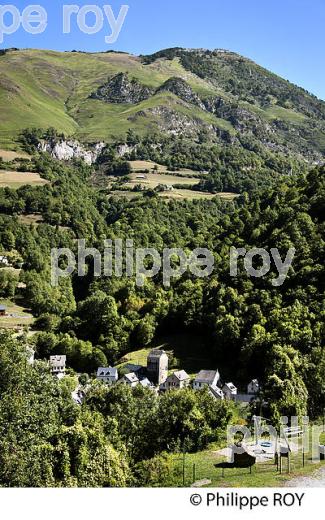 LE VILLAGE JACQUAIRE DE  ETSAUT,  VALLEE D' ASPE, BEARN, PYRENEES ATLANTIQUES. (64F04519.jpg)