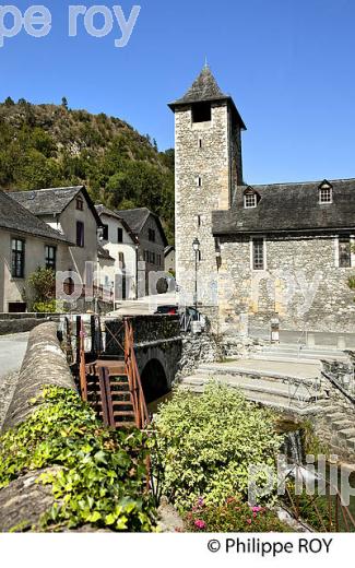 LE VILLAGE JACQUAIRE DE  OSSE EN ASPE,  VALLEE D' ASPE, BEARN, PYRENEES ATLANTIQUES. (64F04524.jpg)