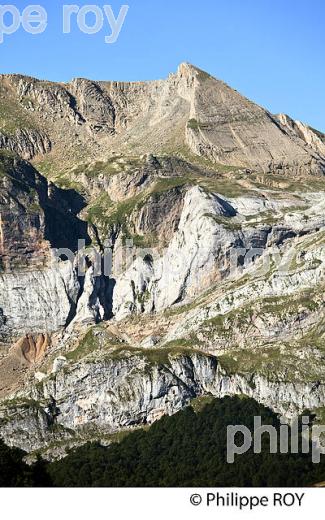LE CIRQUE D' ASPE , ROUTE DU COL DU SOMPORT, COMMUNE DE URDOS, VALLEE D' ASPE, BEARN, PYRENEES ATLANTIQUES. (64F04705.jpg)