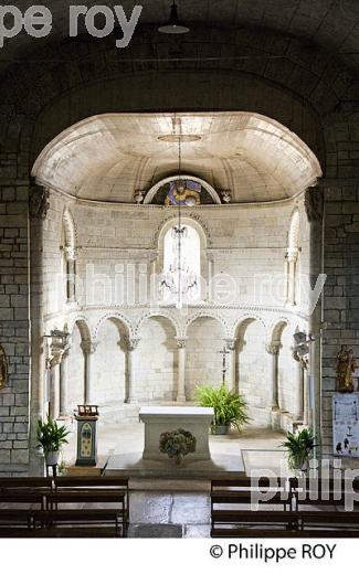 EGLISE ROMANE DU VILLAGE DE LA COMMANDE, CHEMINS DE SAINT JACQUES,  BEARN, PYRENEES- ATLANTIQUES. (64F04923.jpg)