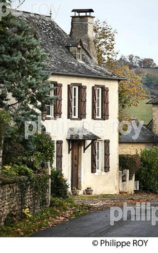 LE VILLAGE DE LA COMMANDE, CHEMINS DE SAINT JACQUES,  BEARN, PYRENEES- ATLANTIQUES. (64F04936.jpg)