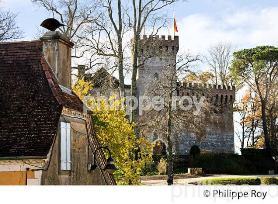 CHATEAU FORT , VILLAGE   DE MORLANNE, LUY DE BEARN,   BEARN, PYRENEES- ATLANTIQUES. (64F05002.jpg)