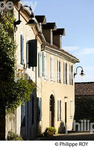 VILLAGE  FORTIFIE DE MORLANNE, LUY DE BEARN,   BEARN, PYRENEES- ATLANTIQUES. (64F05021.jpg)
