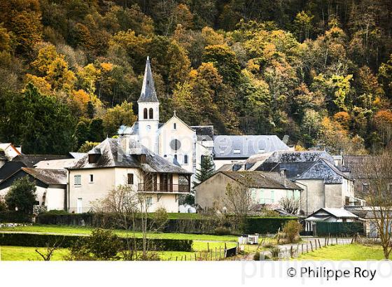 LE VILLAGE DE ASTE,  COMMUNE DE ASTE BEON, VALLEE D' OSSAU, BEARN, PYRENEES ATLANTIQUES. (64F05309.jpg)