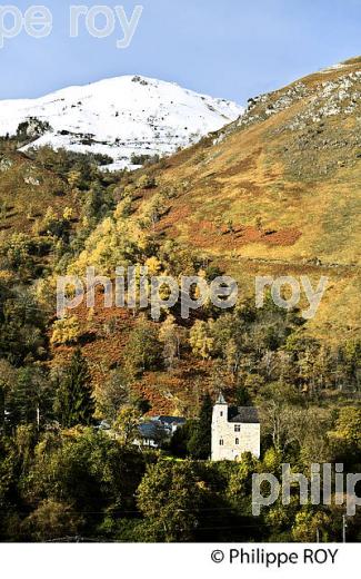 LE VILLAGE DE GERE BELESTEN, VALLEE D' OSSAU, BEARN, PYRENEES ATLANTIQUES. (64F05338.jpg)