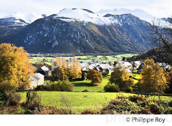 LE VILLAGE DE BILHERES EN OSSAU, VALLEE D' OSSAU, BEARN, PYRENEES ATLANTIQUES. (64F05403.jpg)