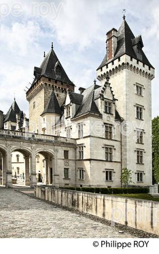 LE CHATEAU  DE PAU, VILLE DE  PAU, BEARN, PYRENEES ATLANTIQUES. (64F05719.jpg)