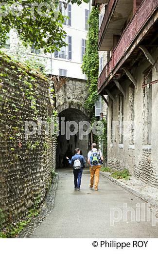 LA RUE DU HEDAS,  QUARTIER DU  HEDAS, PAU, BEARN, PYRENEES-ATLANTIQUES. (64F06110.jpg)