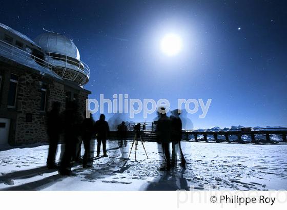 ANIMATION NOCTURNE A L' OBSERVATOIRE DU PIC DU MIDI DE BIGORRE, HAUTES PYRENEES. (65F01524.jpg)